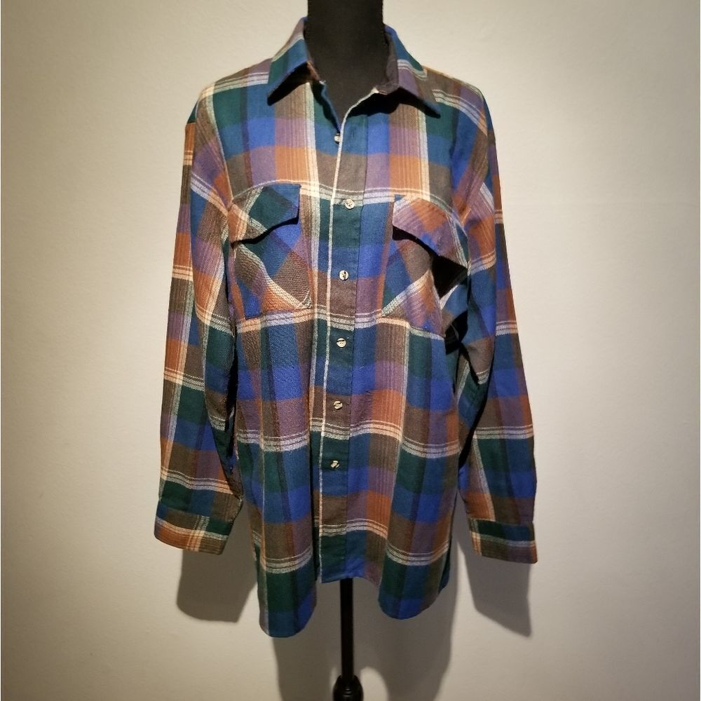 BACKPACKER PLAID SHIRT VERY NICE LONG SLEEVE B22